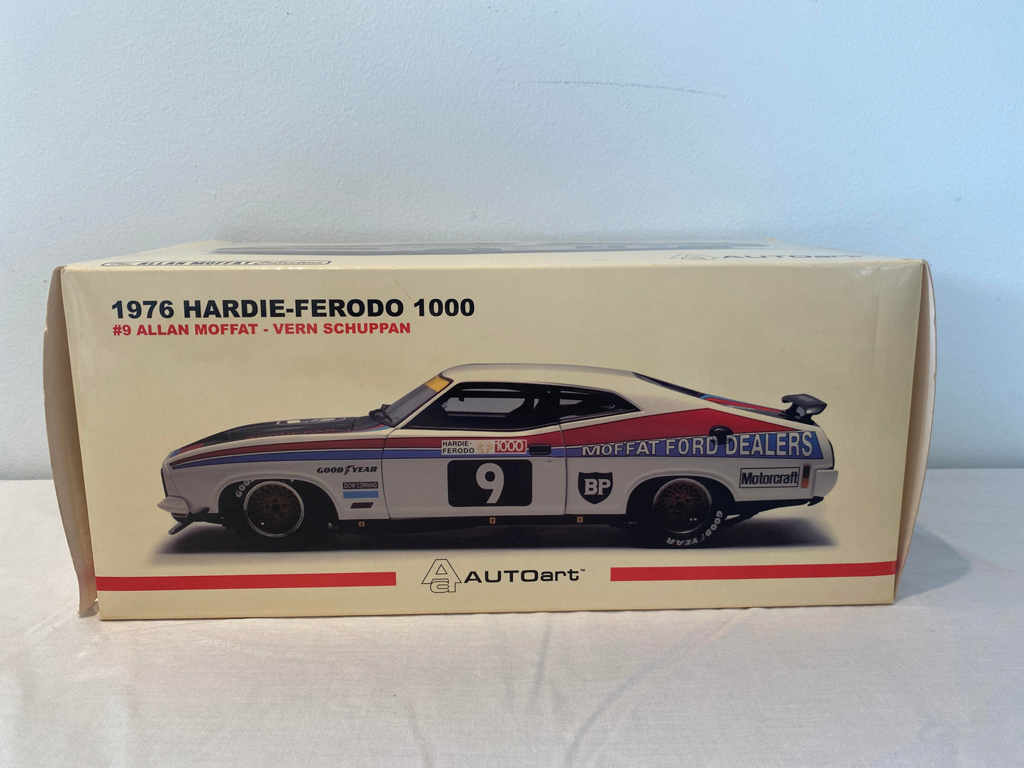 1:18 Falcon XB GT 1976 Hardie Ferodo 1000 Allan Moffat Vern Schuppan