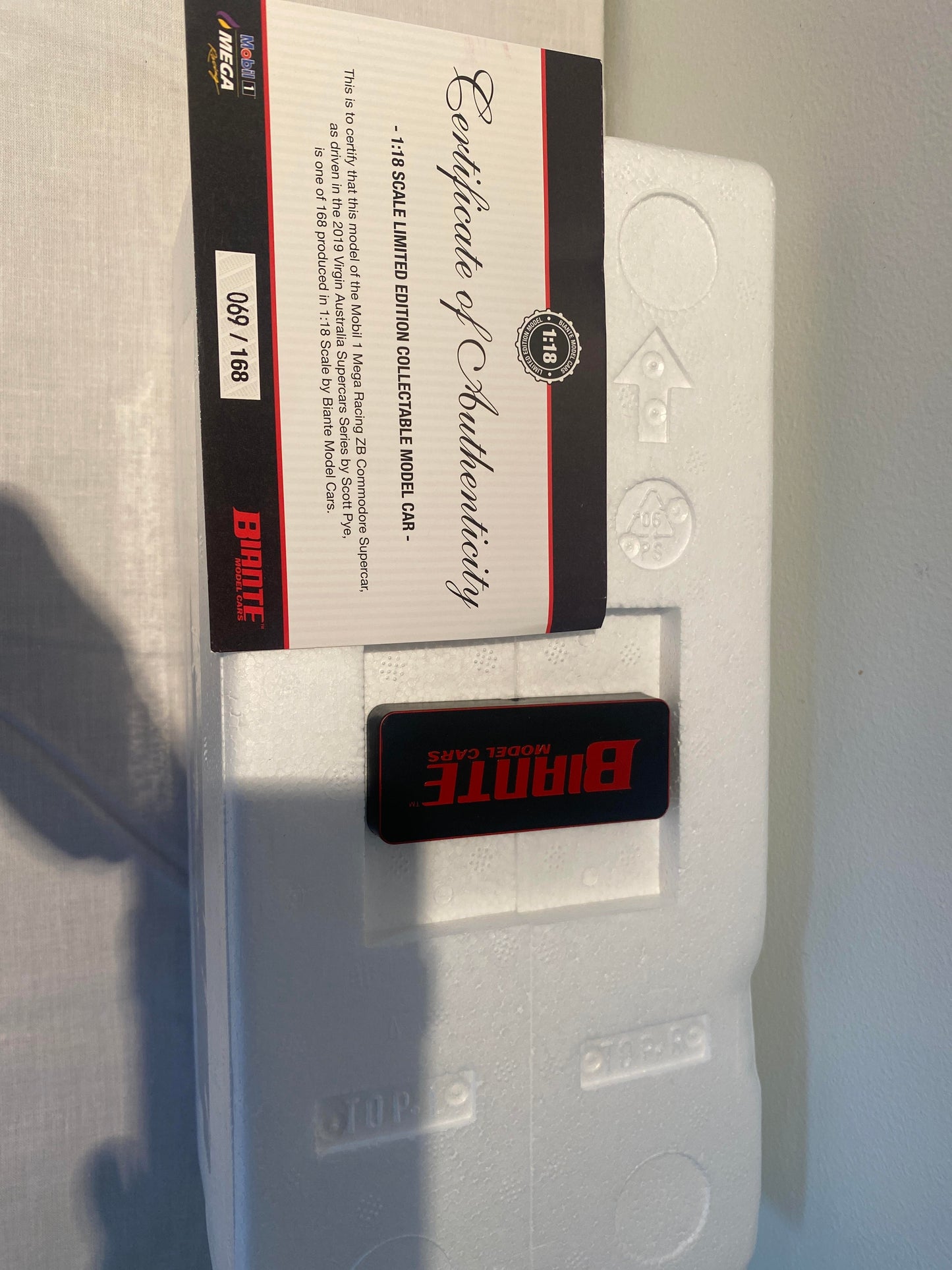 1:18 Scott PYE 2019 Mobile 1 Mega Racing Holden ZB Commodore cert 69168